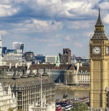 Το Λονδίνο λέει όχι σε όσους δεν ξέρουν αγγλικά. Το σχέδιο της κυβέρνησης Τζόνσον για τους μετανάστες