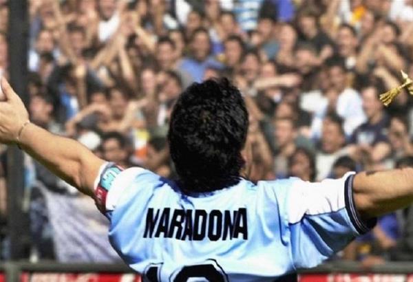 Μαραντόνα: Ο «Θεός» της μπάλας στις καλύτερες στιγμές του ποδοσφαίρου (βίντεο)