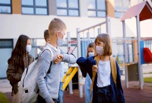 Viral ανάρτηση για μάσκες με κουρκουμπίνη ''Θα ναρκώσουν τα παιδιά μας;''- H απάντηση Σύψα