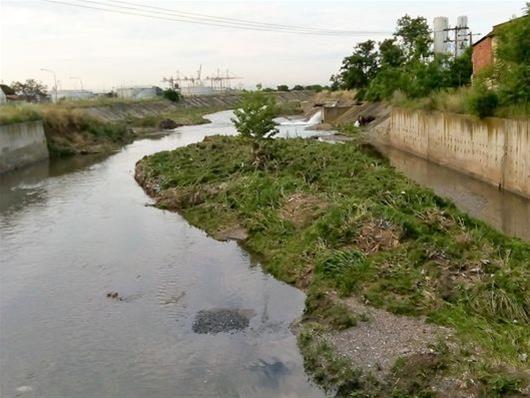 Άμεση ανάγκη να καθαριστεί ο χείμαρρος Δενδροποτάμου για την αποφυγή διακοπής υδροδότησης της πόλης