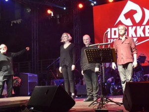 Συναυλία  για τα 100 χρόνια του ΚΚΕ με το Θάνο Μικρούτσικο στο Παλαί Ντε Σπορ