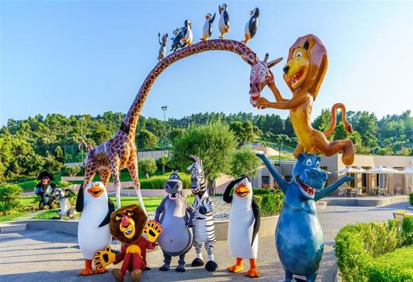Το Miraggio Thermal Spa Resort γέμισε δεινόσαυρους… και παιδικά χαμόγελα