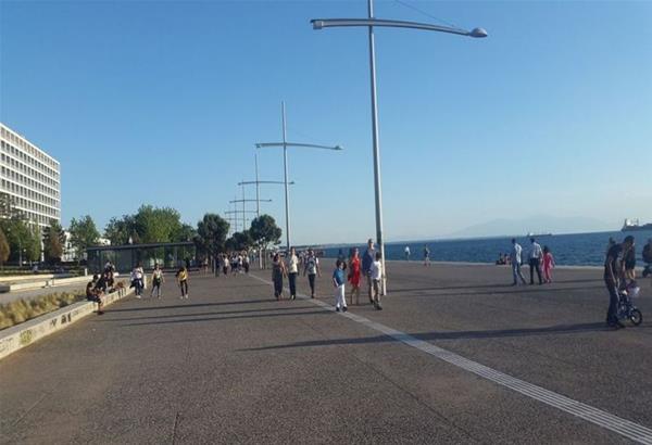 Νέα Παραλία Θεσσαλονίκης: Τετρακόσιες σακούλες με σκουπίδια συγκέντρωσαν οι υπάλληλοι Καθαριότητας του δήμου