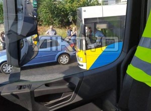 Διαβατά Θεσσαλονίκης: Τροχαίο ατύχημα με λεωφορείο του ΟΑΣΘ 