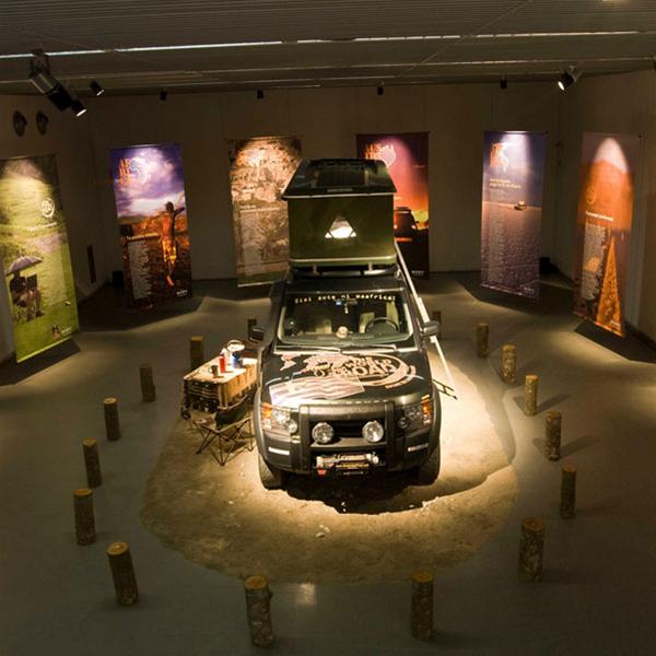 Ένα εξοπλισμένο Land Rover Discovery3 στο ΝΟΗΣΙΣ