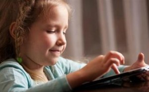 Ερευνα: Τα tablet δεν ενισχύουν τη μάθηση στα παιδιά