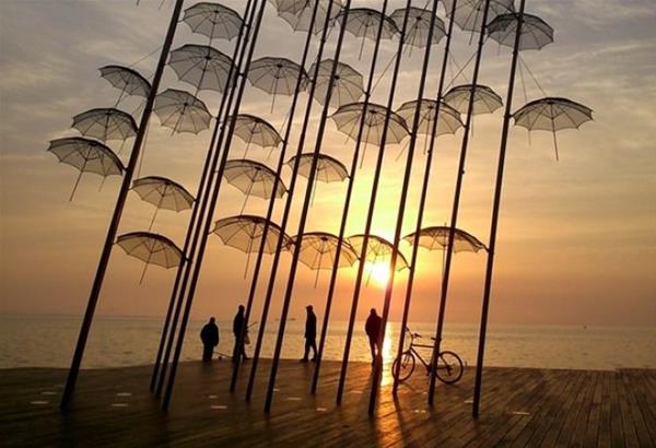 Οι Ομπρέλες του Ζογγολόπουλου  (Νέα Παραλία Θεσσαλονίκης)