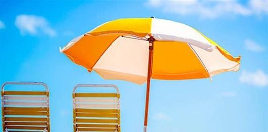 Τέλος οι ...μόνιμες ξαπλώστρες και ομπρέλες στις παραλίες της Χαλκιδικής