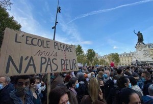 Παρίσι: Χιλιάδες πολίτες απέτισαν φόρο τιμής στη μνήμη του Σαμιέλ Πατί 