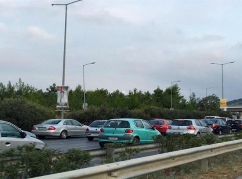 Περιφερειακός Θεσσαλονίκη: Τροχαίο ατύχημα στο τούνελ της Τούμπας. Μποτιλιάρισμα στο σημείο