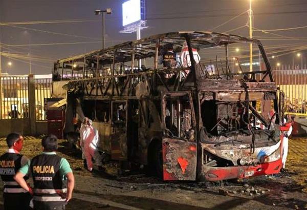 Περού: Τουλάχιστον 20 νεκροί από φωτιά σε λεωφορείο
