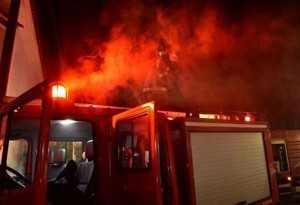 Θεσσαλονίκη: Φωτιά σε αποθήκη στον οικισμό του Χορτιάτη
