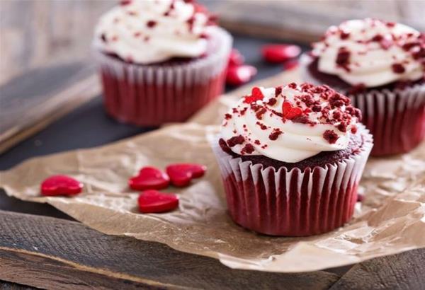 Red Velvet cupcakes από την Αργυρώ Μπαρμπαρίγου