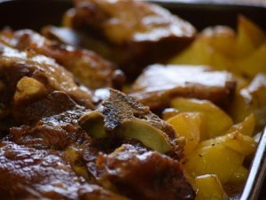 Συνταγές για κανονικούς ανθρώπους:  ρολό κοτόπουλο στη γάστρα με πατάτες