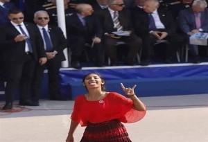 Η αντίδραση Νοτοπούλου στην ανάρτηση Σιμόπουλου  για τη συμμετοχή νεαρής Ρομά στην παρέλαση