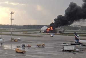 Μόσχα: Φονική πυρκαγιά σε αεροσκάφος - Ένας νεκρός & 10 τραυματίες ο μέχρι στιγμής απολογισμός