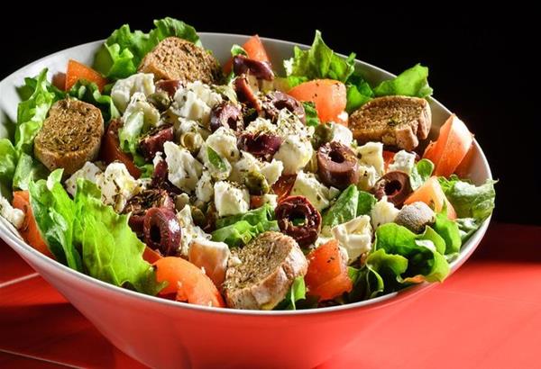 5 βασικοί λόγοι για προσθέσετε στην καθημερινή διατροφή σας τις σαλάτες 