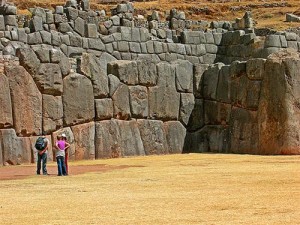 Το μυστήριο με τα γιγάντια τείχη του Sacsayhuaman στο Περού!