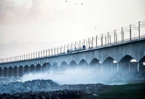 Δανία: Πολύνεκρο σιδηροδρομικό δυστύχημα πάνω σε γέφυρα πριν λίγη ώρα