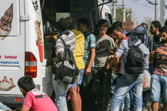 Σε κατάσταση έκτακτης ανάγκης κηρύχθηκαν τα Σκόπια - κλείνουν τα σύνορα σε μετανάστες
