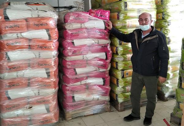 Δ. Ωραιοκάστρου: Μέριμνα για τη σίτιση των αδέσποτων ζώων με προμήθεια 4.500 κιλών ξηράς τροφής