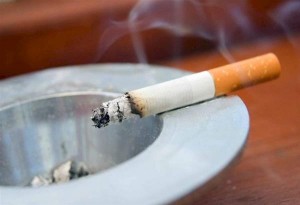 Γιάννης Μπουτάρης: Καμπανάκι για πρόστιμα για το κάπνισμα στα καταστήματα μετά το Πάσχα 