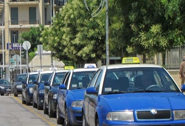 Θεσσαλονίκη: Στάση εργασίας των ΤΑΞΙ και μηχανοκίνητη πορεία προς το Υπ. Μακεδονίας Θράκης