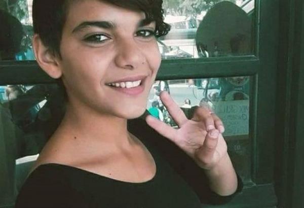 Σοκάρουν οι λεπτομέρειες για τον θάνατο της 14χρονης στη Σαντορίνη: «Την άφησαν λιπόθυμη στο δωμάτιο και συνέχισαν το πάρτι» 