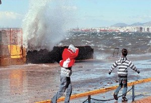 Θεσσαλονίκη: Τα μποφόρ ''έβγαλαν'' τον Θερμαϊκό στη Λεωφόρο Νίκης (Βίντεο)