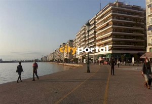 Στο «κόκκινο» η Θεσσαλονίκη: 20 κρούσματα στο Παπανικολάου, 4 γιατροί θετικοί στο Κέντρο Υγείας Θέρμης (video)