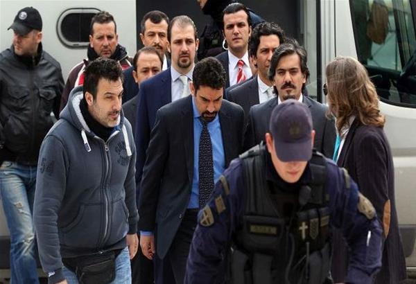 Το τουρκικό υπουργείο Εσωτερικών επικήρυξε τους οχτώ στρατιωτικούς με 700.000 ευρώ έκαστος