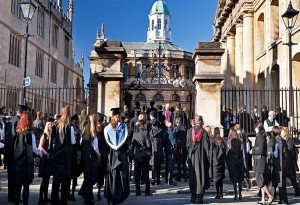 Βρετανία: Πρόστιμα 170.000 λιρών σε φοιτητές για παραβίαση μέτρων κατά του κορωνοϊού