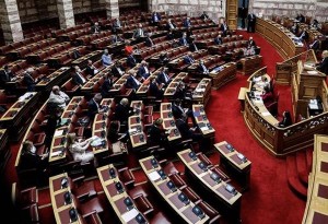 Βουλή: Με ευρύτατη πλειοψηφία εγκρίθηκε το ν/σ για την επέκταση των 12 ν.μ στο Ιόνιο (βίντεο)