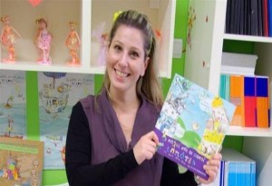 ''Δασκάλα της χρονιάς'' νηπιαγωγός που συνδύασε το παιχνίδι με το βιβλίο και διακρίθηκε διεθνώς 