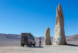 Το «Χέρι της Ερήμου» στην έρημο Ατακάμα της Χιλής: Τι συμβολίζει;