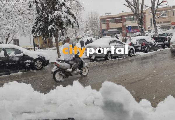 Κλειστοί δρόμοι στην κεντρική Μακεδονία λόγω χιονόπτωσης. Που χρειάζονται αλυσίδες