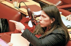 Κωνσταντοπούλου: Δε θα υπερασπιστώ άλλο τον πρωθυπουργό, είπε ότι είναι σουρεαλισμός να στηρίζω την κυβέρνηση και να μην ψηφίζω, έγινε Μνημονιακός