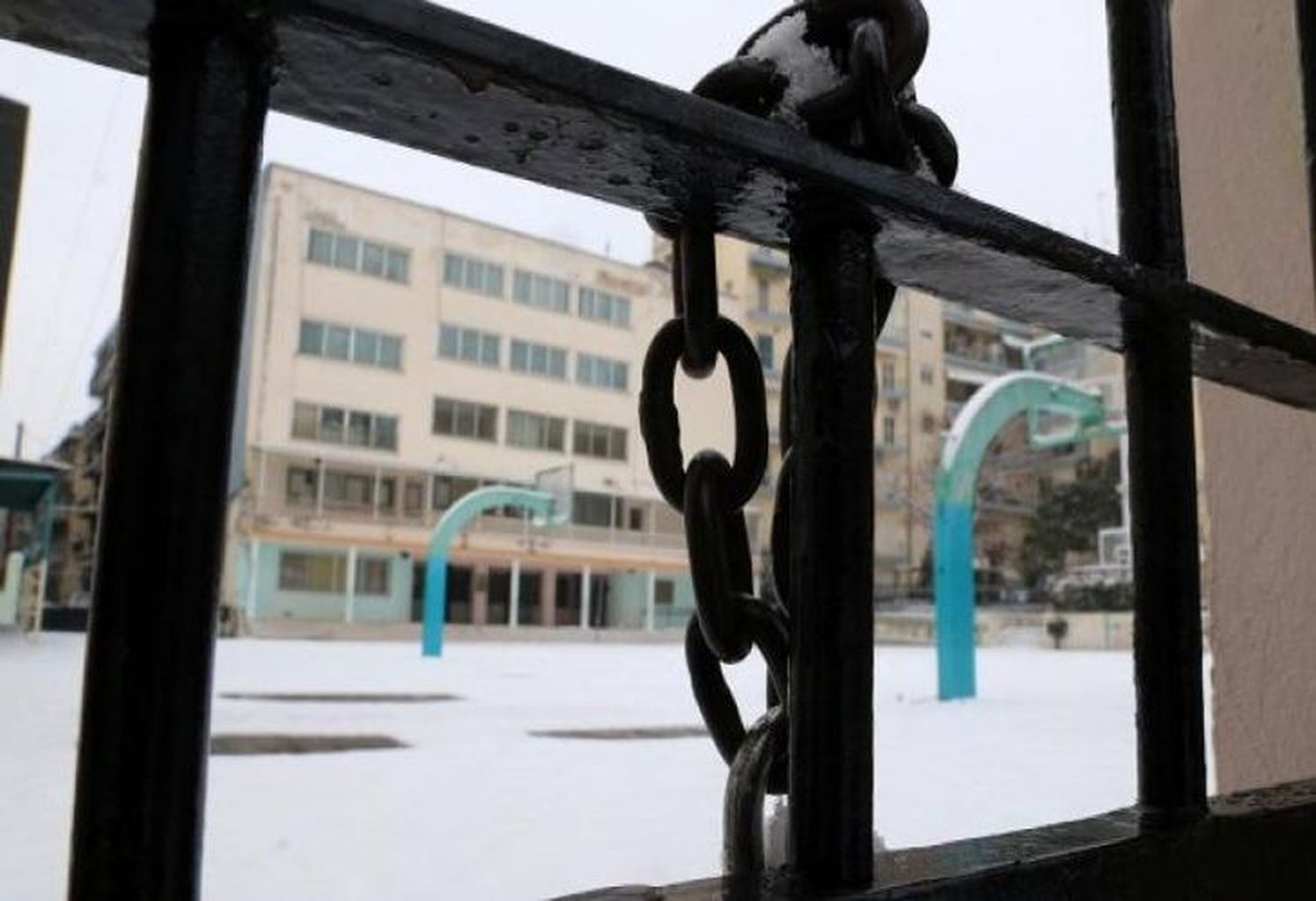 Κλειστό σχολείο λόγω χιονιού