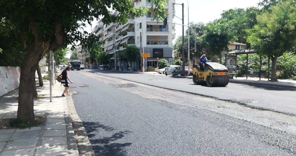 Κυκλοφοριακό κομφούζιο με τα έργα ασφαλτόστρωσης στην Δελφών