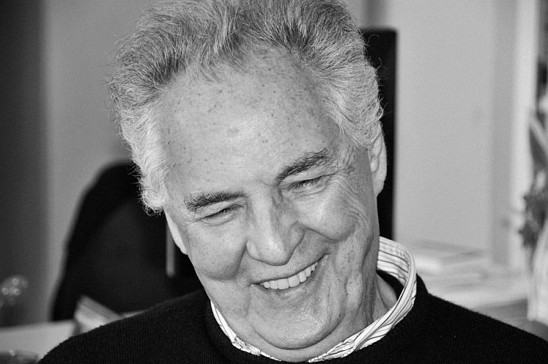 «Ο Άνθρωπος με το Γαρύφαλλο»: Ο καθηγητής που ενσάρκωσε τον Νίκο Μπελογιάννη