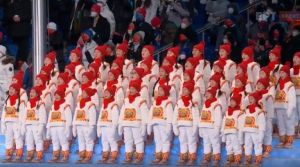 Κινεζάκια τραγουδούν τον Ολυμπιακό Ύμνο