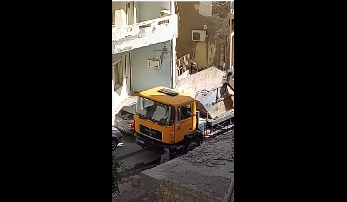 Κάτοικοι πετούν πέτρες σε οδηγό φορτηγού