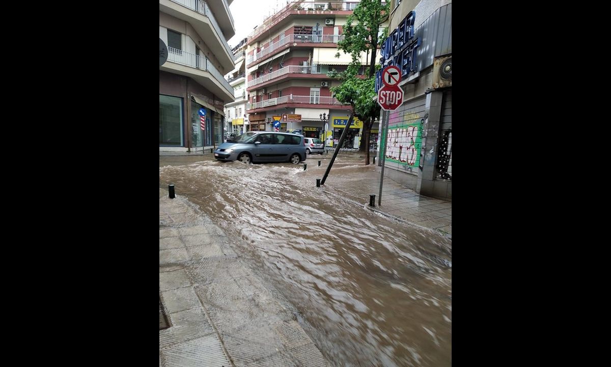 Πλημμυρα στην πόλη της Κοζάνης λόγω βροχής