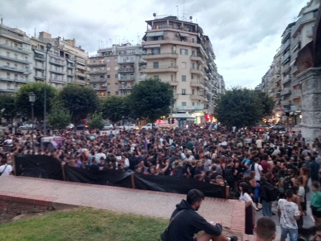 Θεσσαλονίκη, Καμάρα | Συγκεντρωση μεγάλου πλήθους 