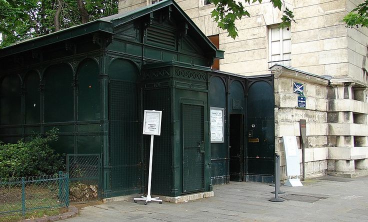 Η επίσημη είσοδος για τις Κατακόμβες του Παρισιού