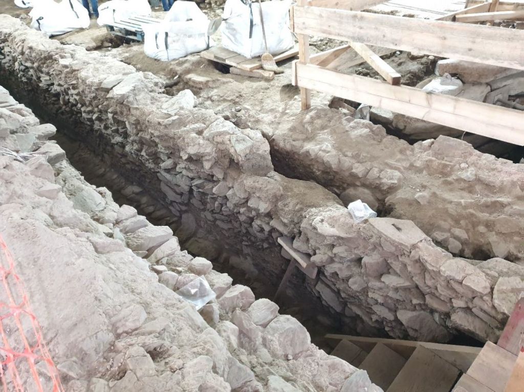 Αρχαιολογικά ευρήματα από τον Σταθμό Βενιζέλου του Μετρό Θεσσαλονίκης. Β φάση απόσπασης