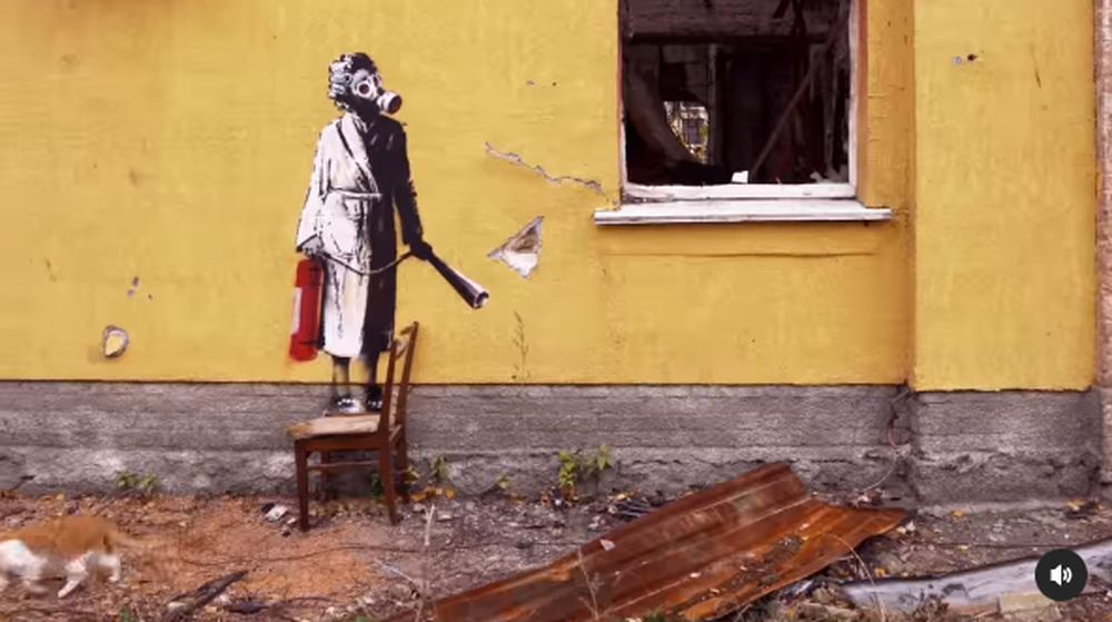 Τοιχογραφία του Μπανκσι στην Ουκρανία σε βομβαρδισμένο σπίτι