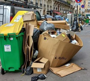 Σκουπίδια στο Παρίσι