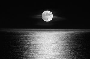 Σελήνη, φεγγάρι, θάλασσα