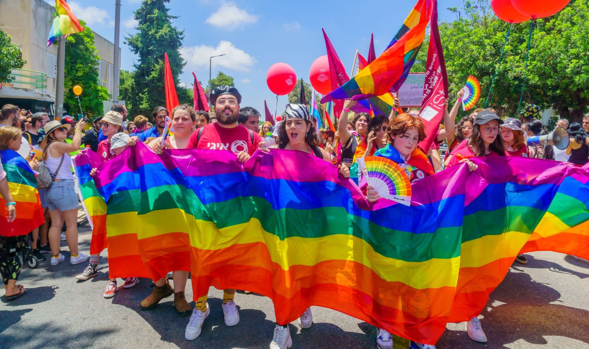 10.000 μέλη της κοινότητας ΛΟΑΤΚΙ+ παρέλασαν στην Ιερουσαλήμ